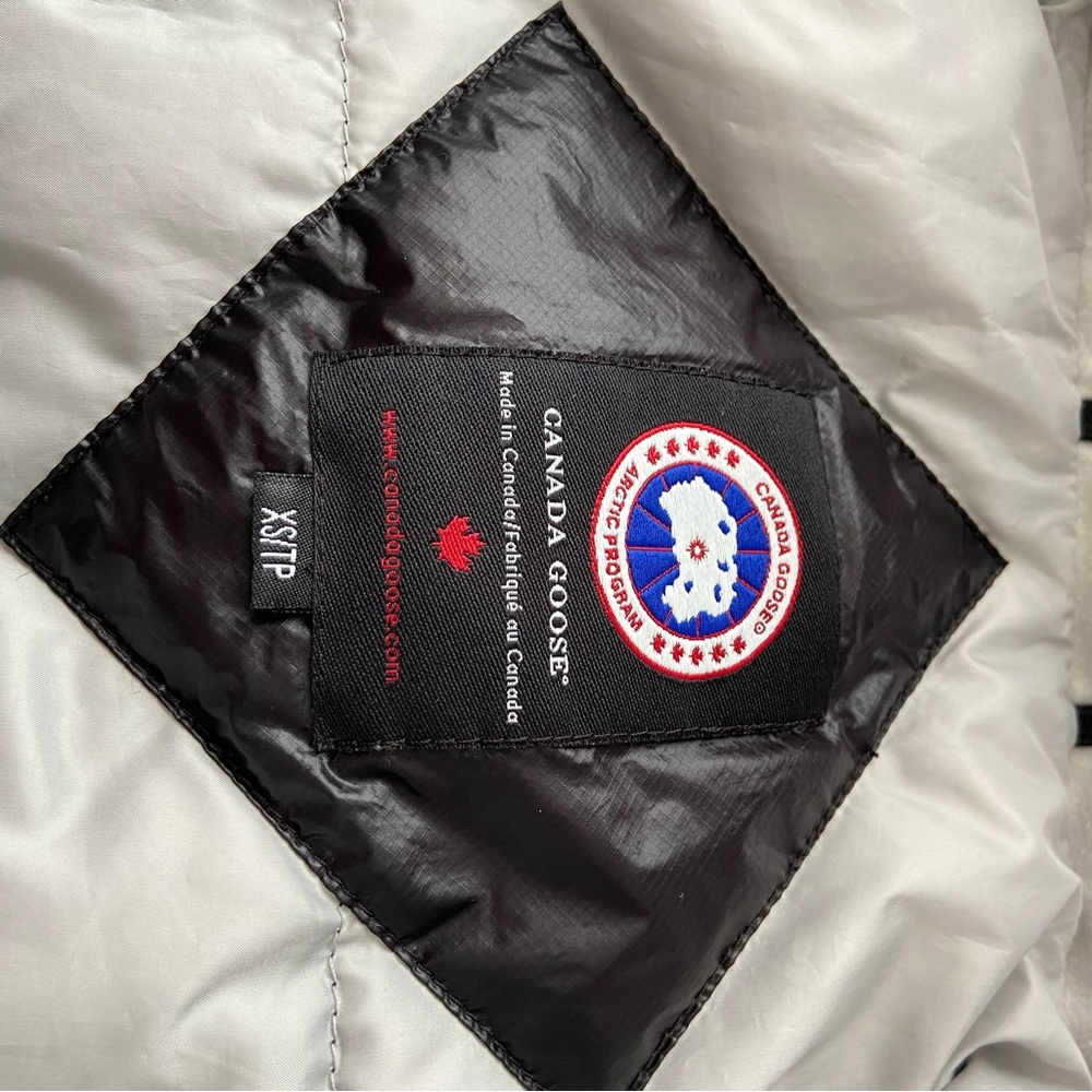Canada Goose Black Puffer Jacket - Picture 11 of 16